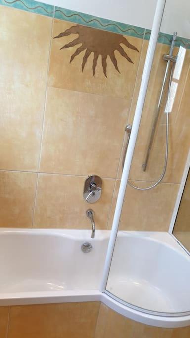 Ferienwohnung In Der Villa Sana Mit Grossem Garten Rofingen ภายนอก รูปภาพ